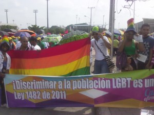 Día del trabajo, foto #5: ¡Discriminar a la población LGBT es un delito! Ley 1482 de 2011.