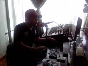 Auxiliar de Investigación Ángela González Zambrano promocionando e invitando a la Construcción de la Política Pública para la Diversidad Sexual e Identidades de Género diversas por un Nariño - Mejor en la Radio Hospedaje del Sol - Municipio El Tambo.